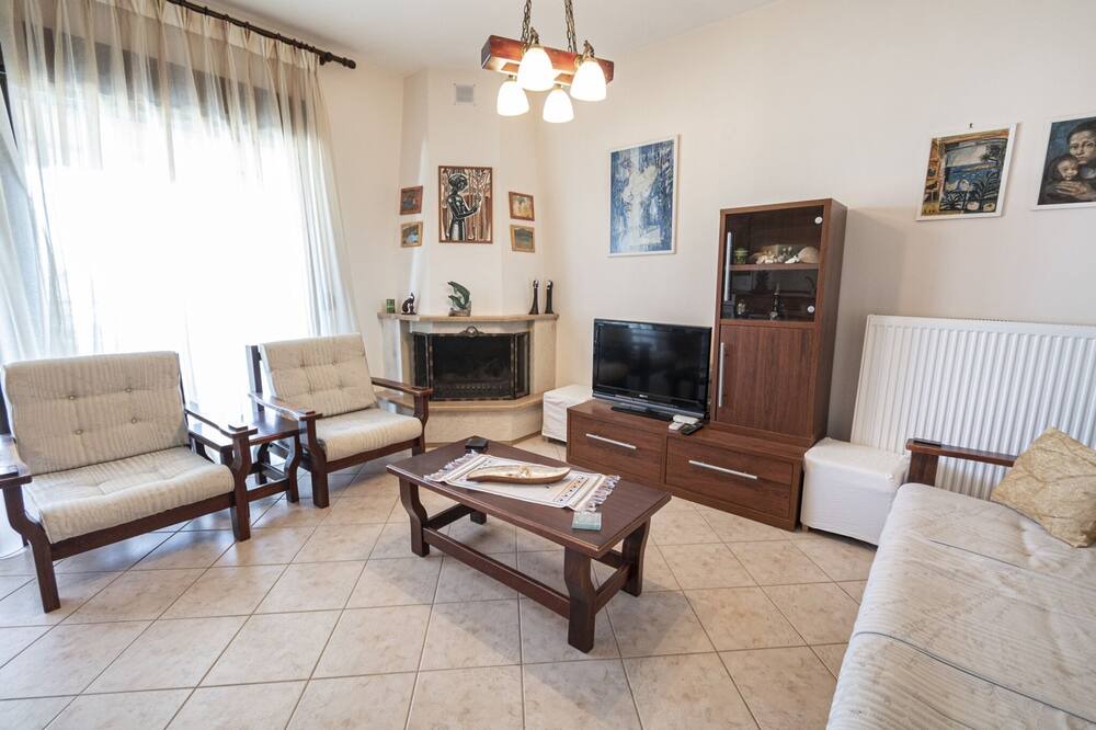 Photo of Livingroom in Kalyves Polygyrou