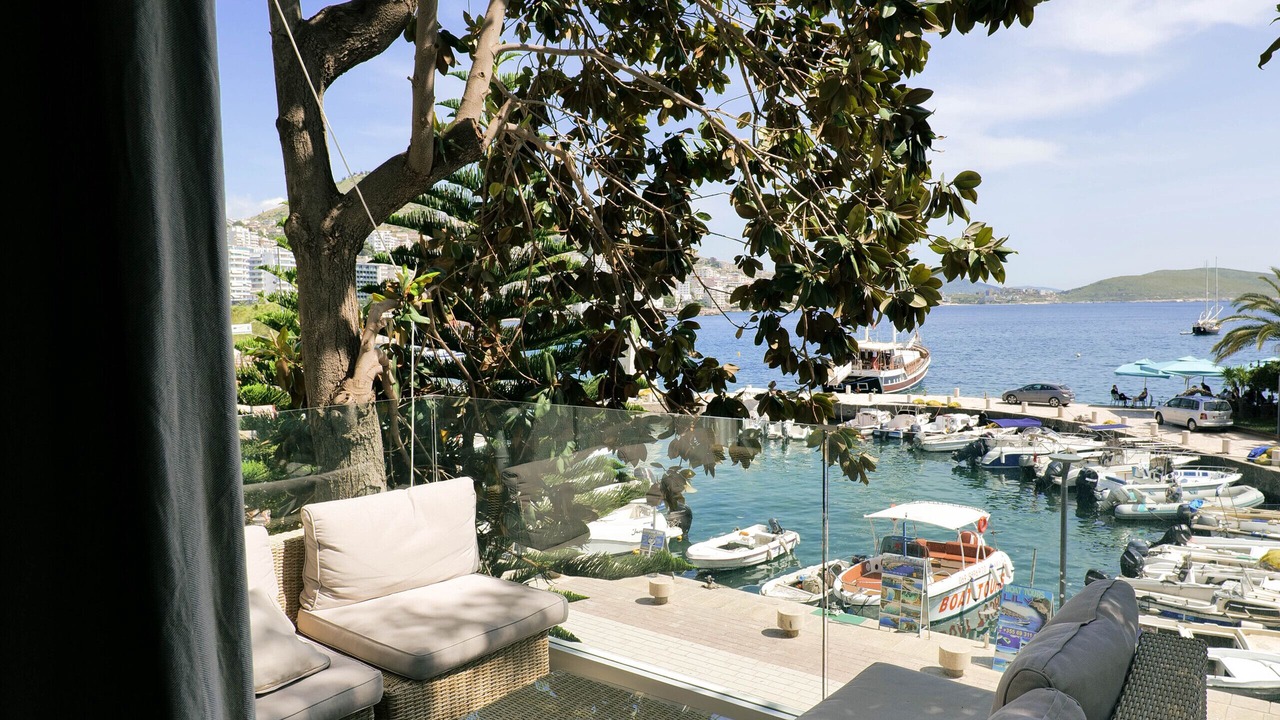 Photo of Patio Balcony in Qender