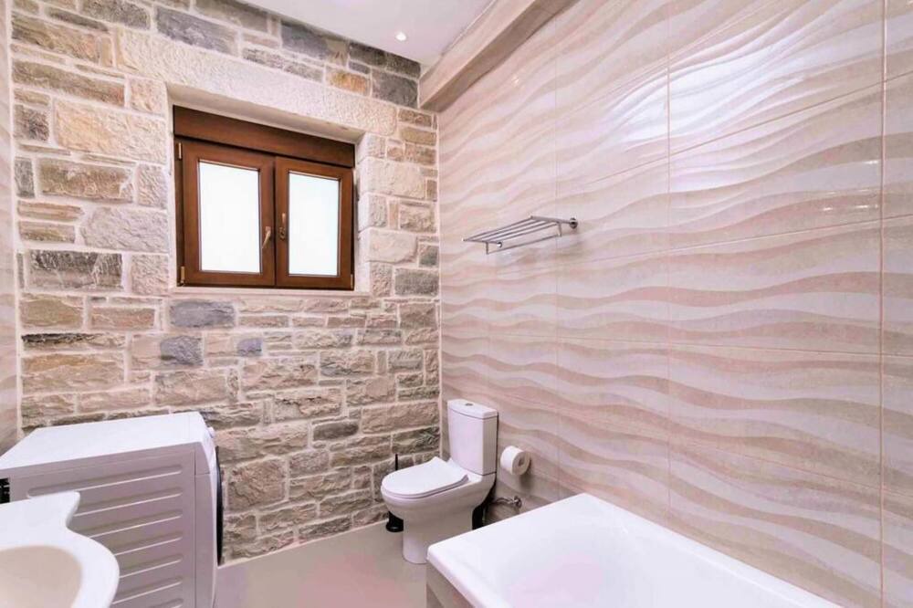 Photo of Bathroom in Kamilari