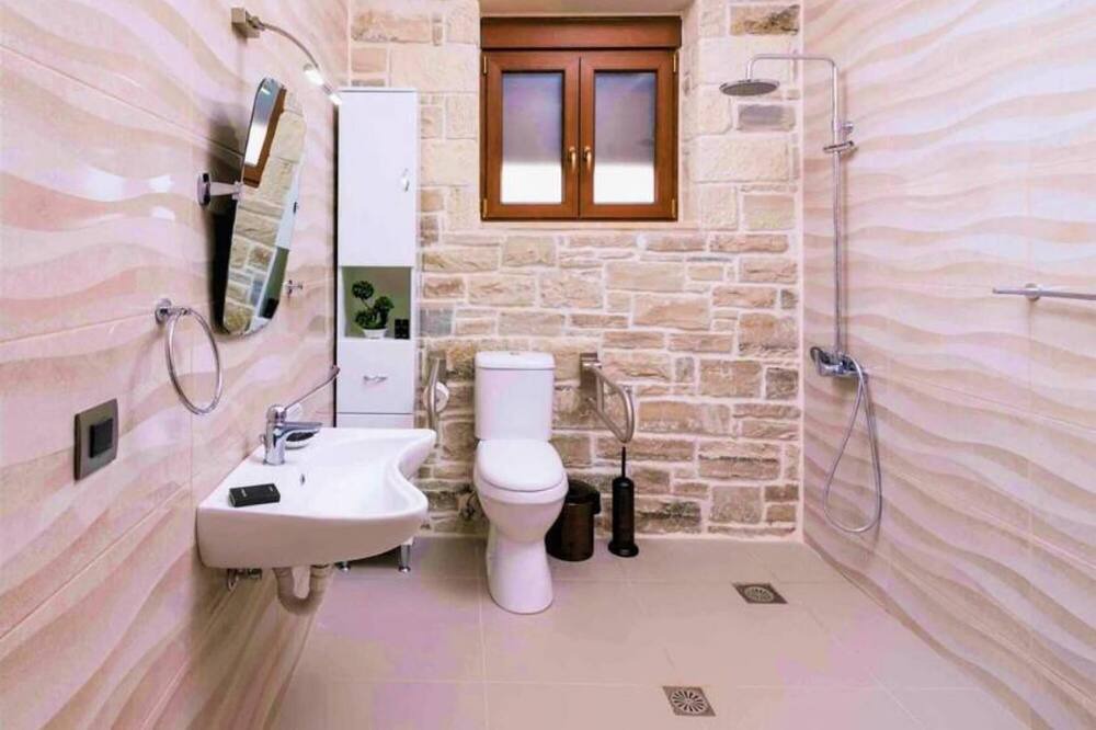 Photo of Bathroom in Kamilari