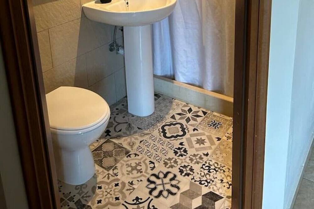 Photo of Bathroom in Maroulas