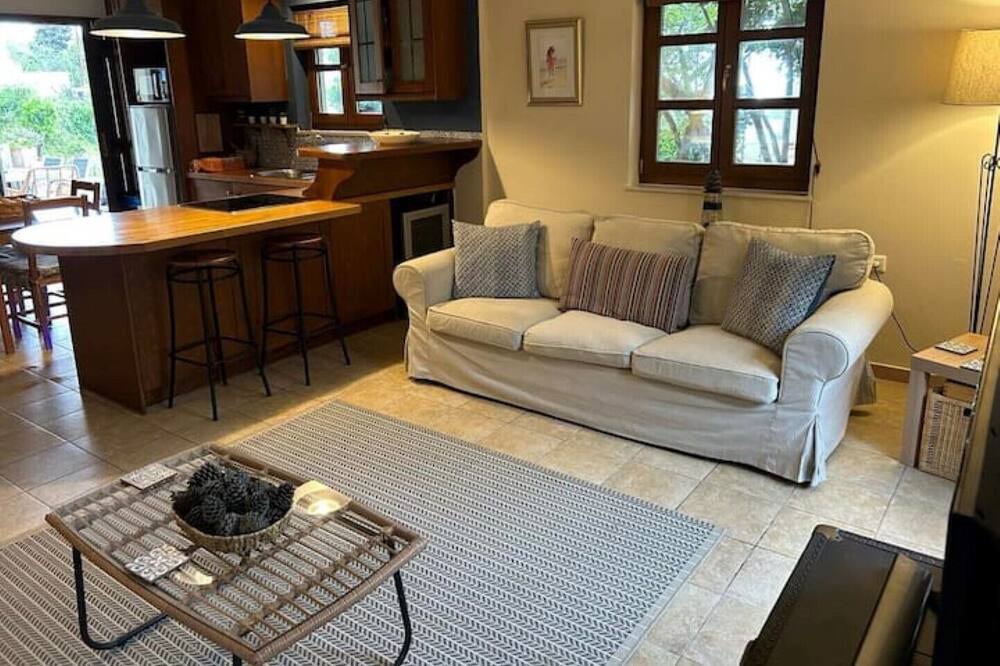 Photo of Livingroom in Maroulas