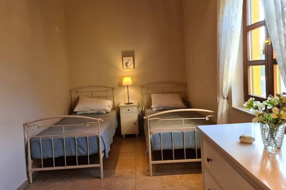 Photo of Bedroom in Maroulas