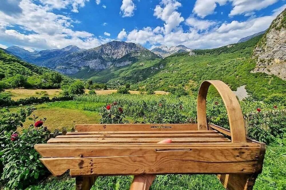 Photo of Outdoor in Curraj I Eperm