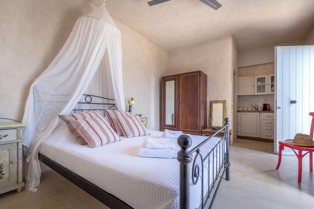 Photo of Bedroom in Naousa