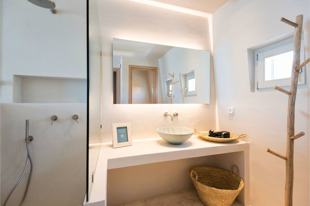 Photo of Bathroom in Drios