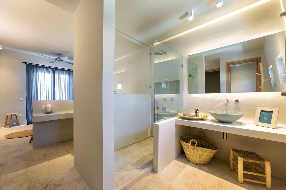 Photo of Bathroom in Drios