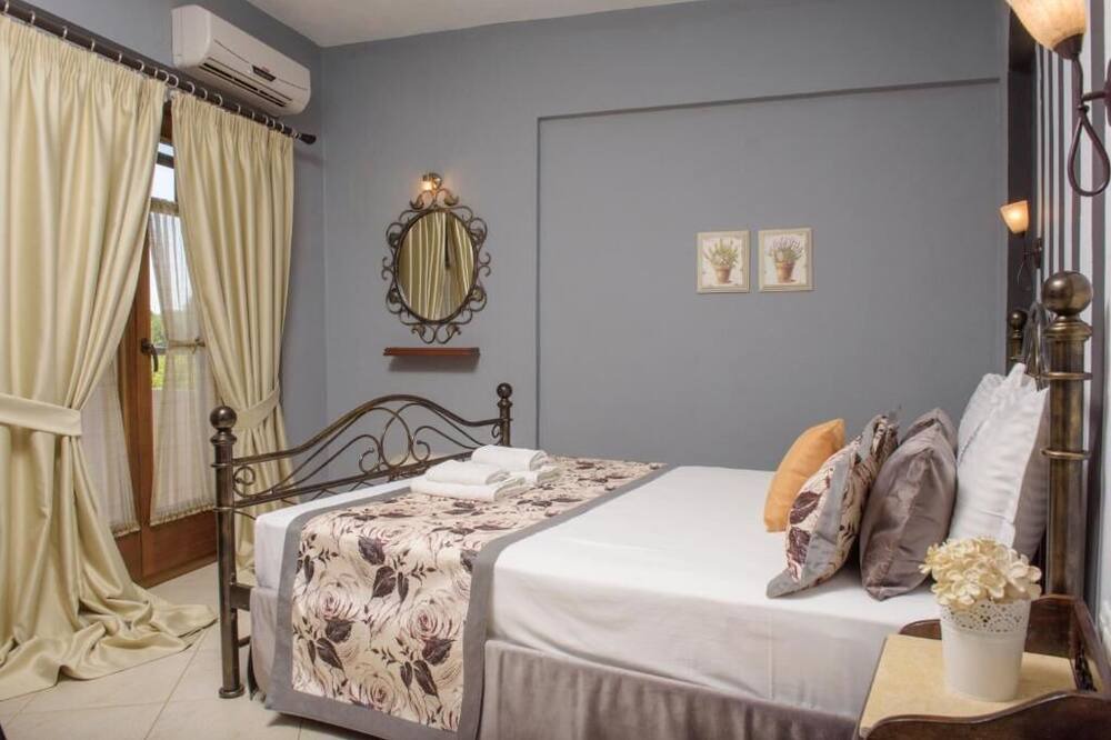 Photo of Bedroom in Aristotelis