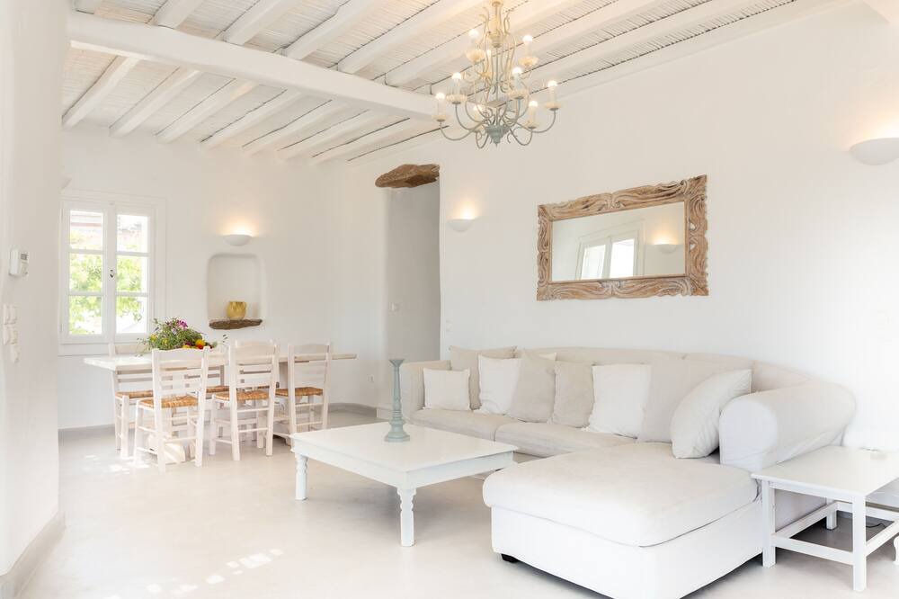 Photo of Livingroom in Fanari
