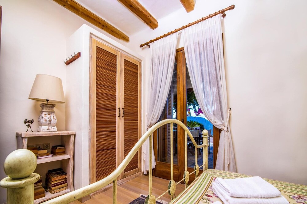 Photo of Bedroom in Pefki