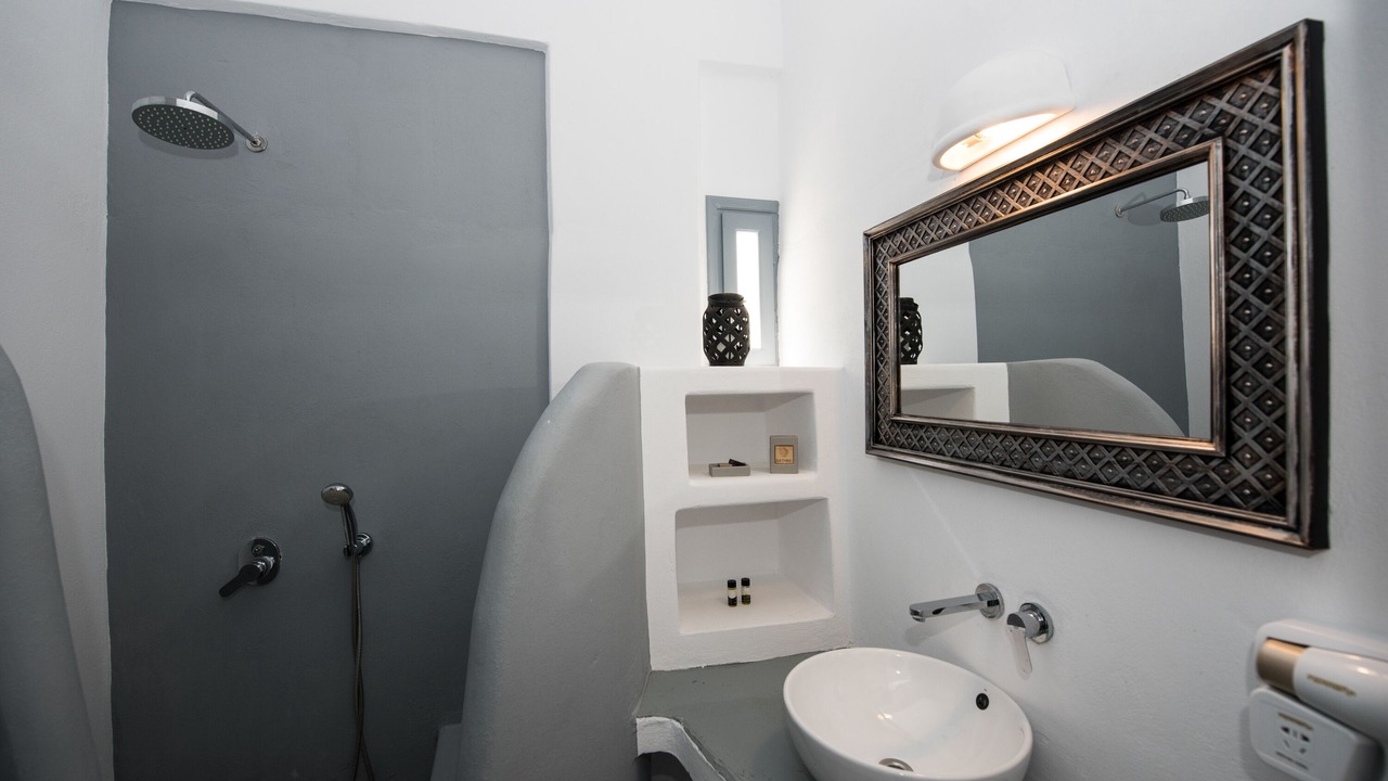 Photo of Bathroom in Aliki