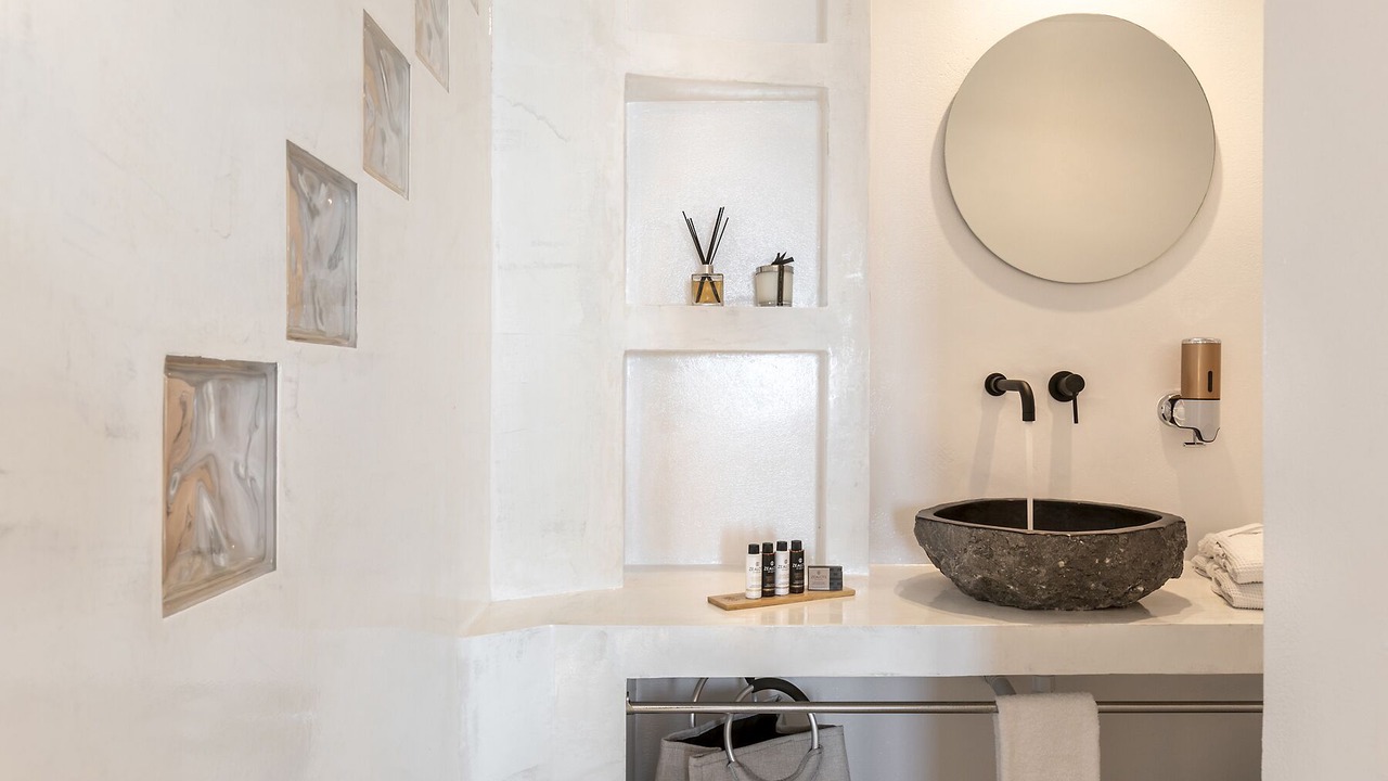 Photo of Bathroom in Kamari