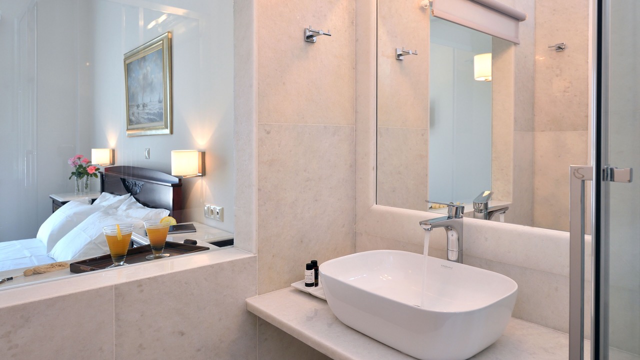 Photo of Bathroom in Parikia