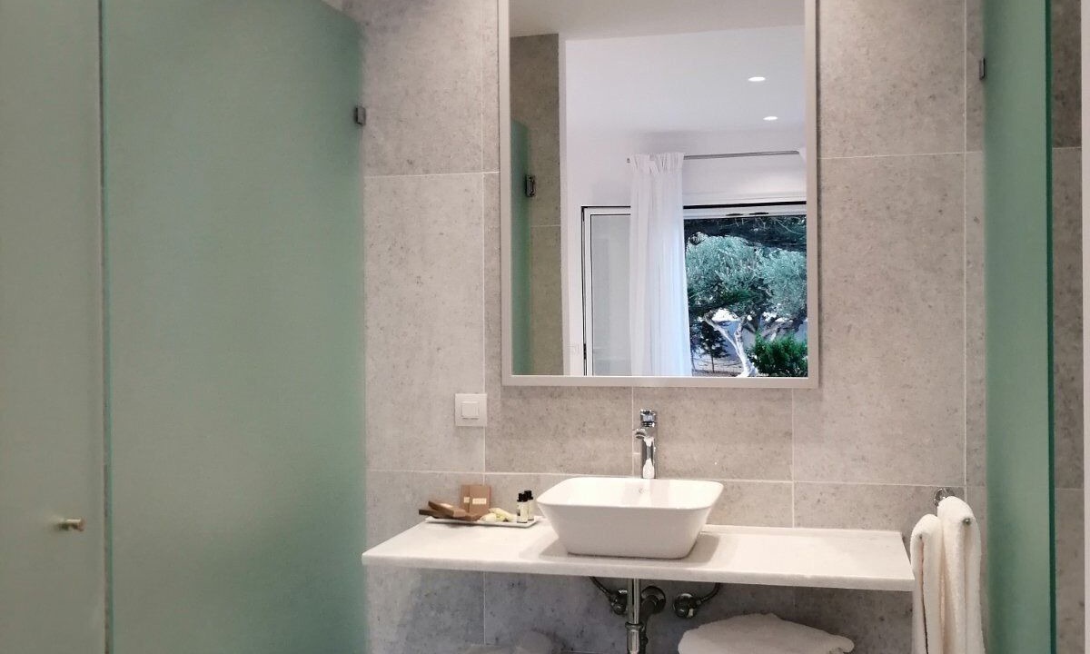 Photo of Bathroom in Parikia