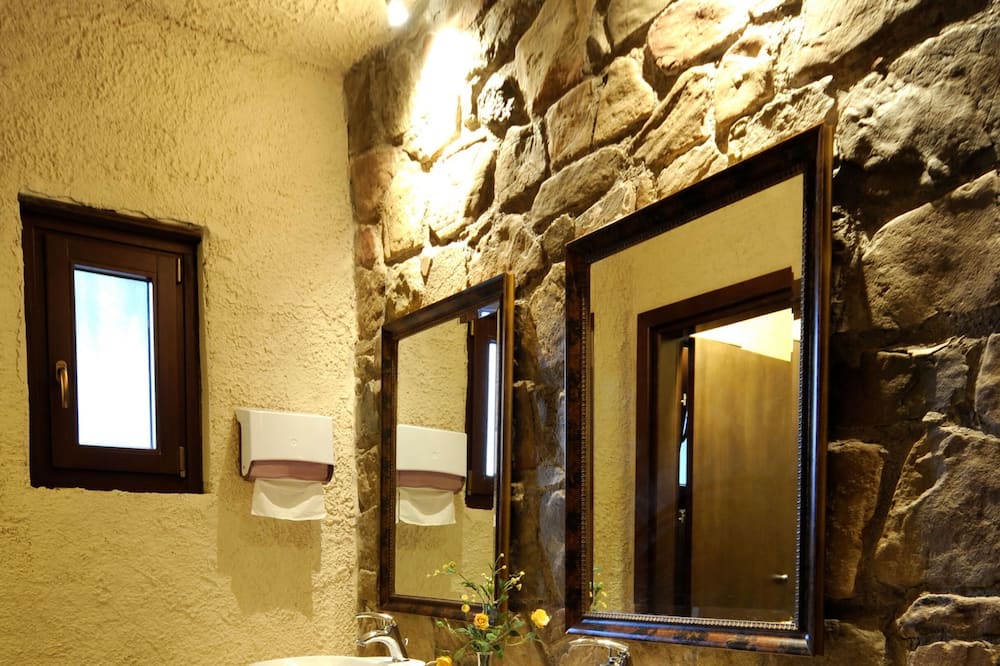 Photo of Bathroom in Nestorio