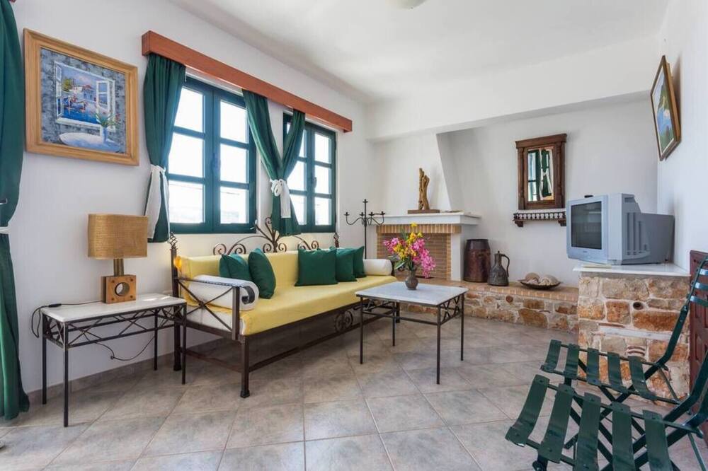 Photo of Bedroom in Votsi