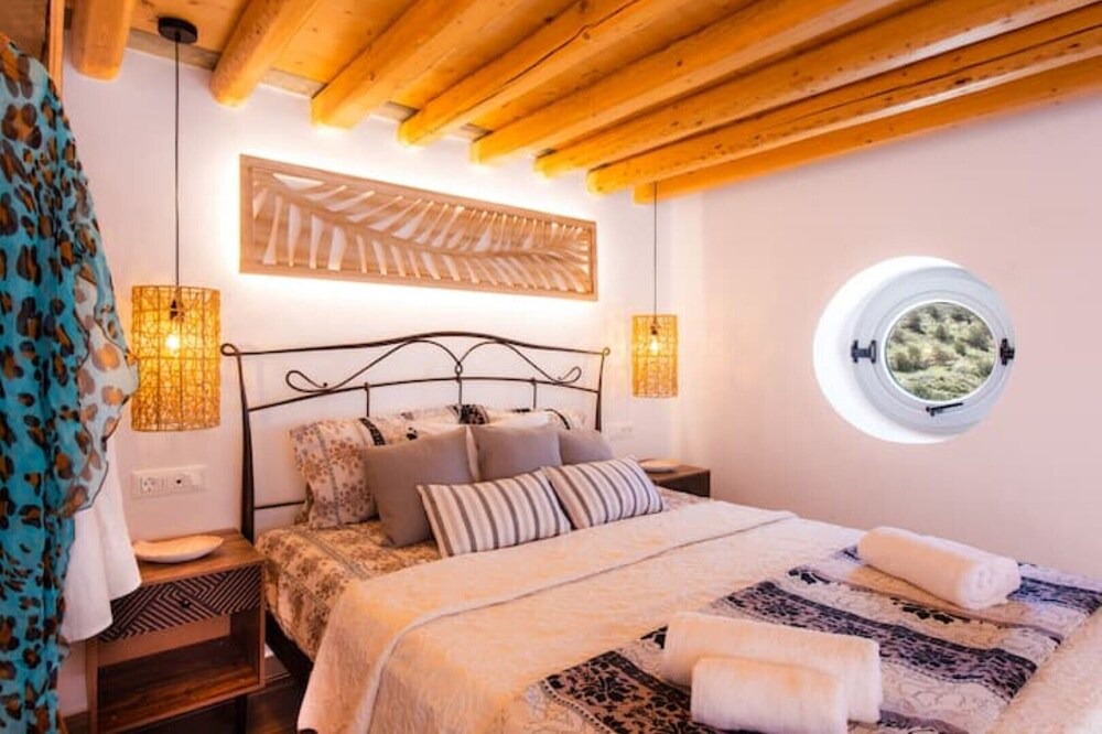Photo of Bedroom in Vathi
