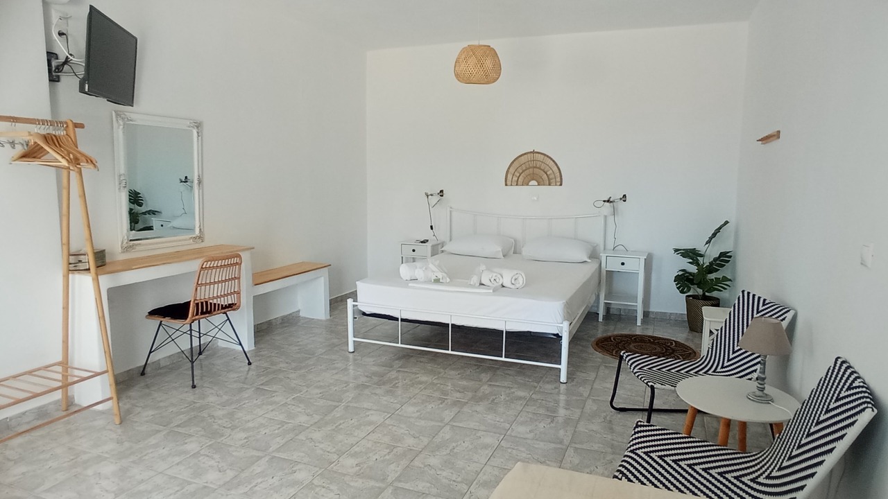Photo of Bedroom in Platis Gialos