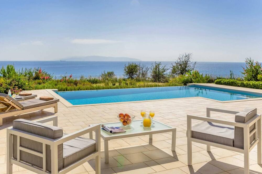 Photo of Outdoor in Karavados