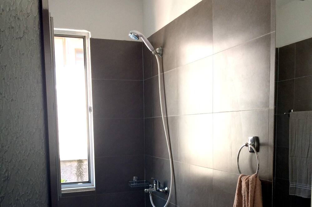 Photo of Bathroom in Shengjin