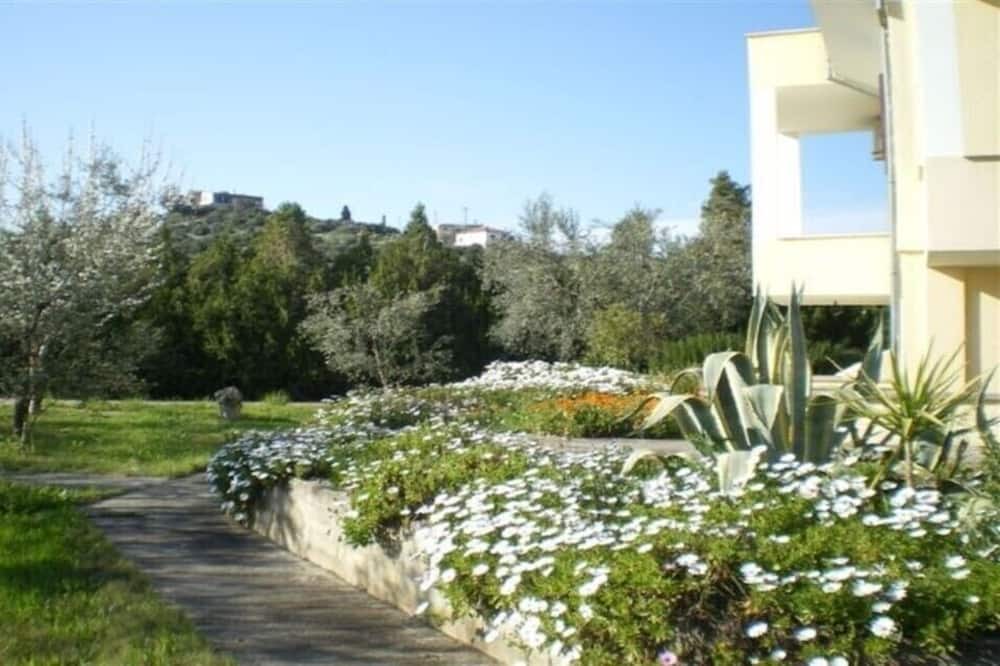 Photo of Outdoor in Sourpi