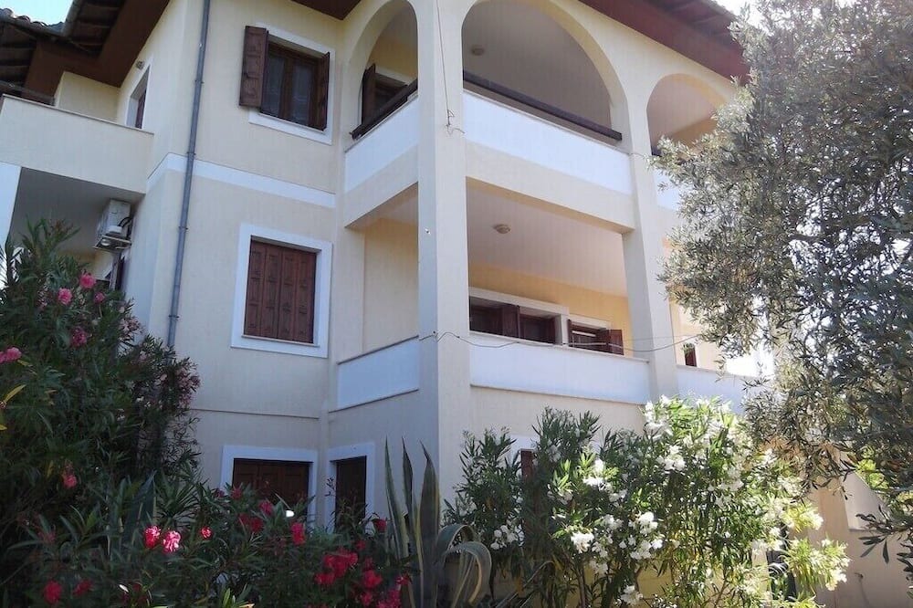Photo of Outdoor in Sourpi