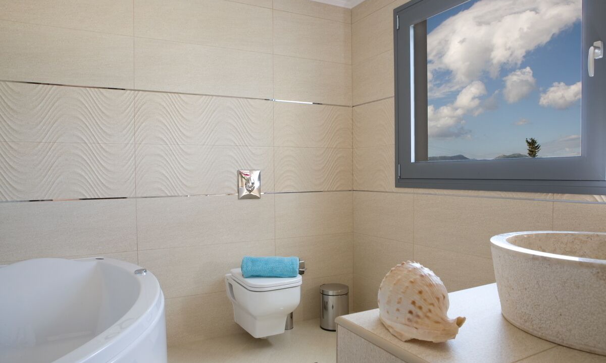 Photo of Bathroom in Perigiali