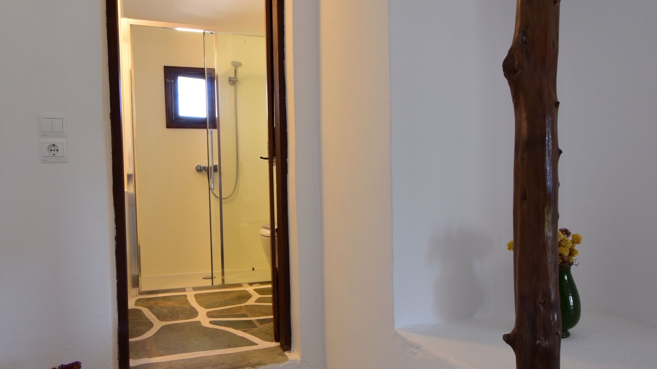 Photo of Bedroom in Ios Town