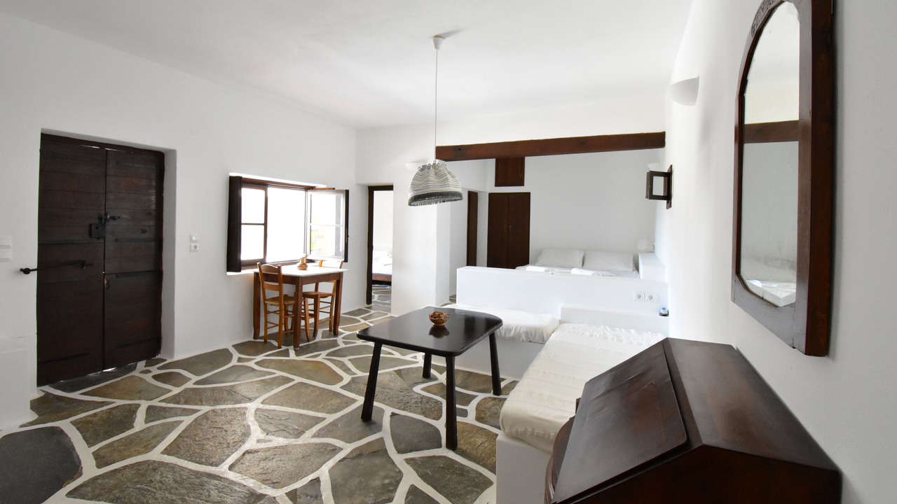 Photo of Bedroom in Ios Town