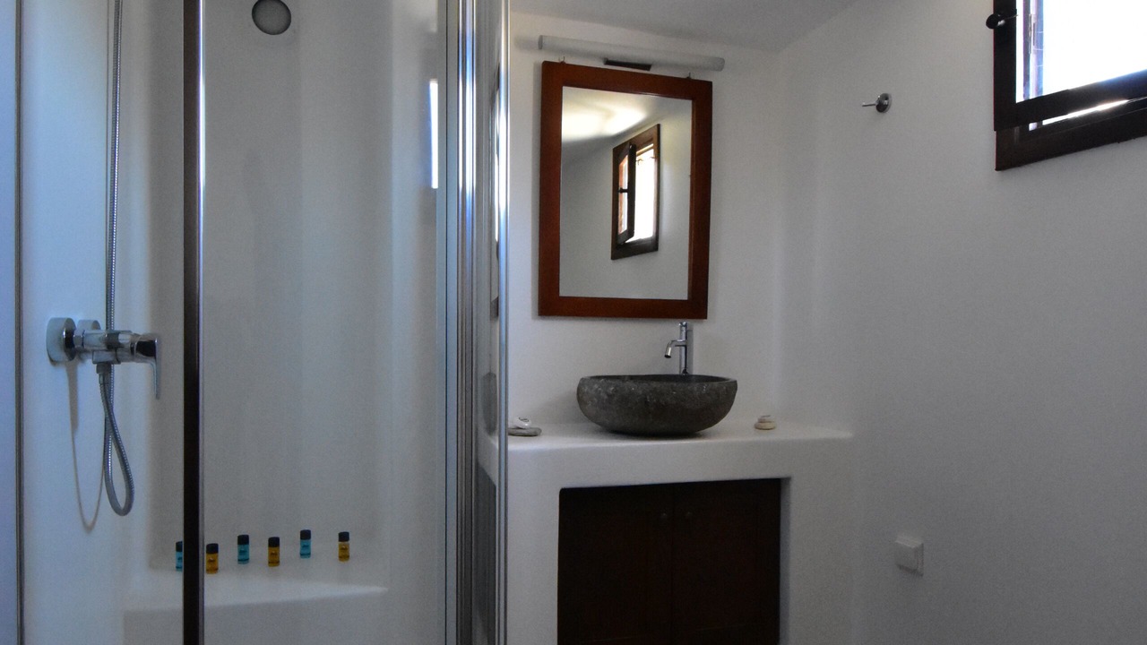 Photo of Bedroom in Ios Town