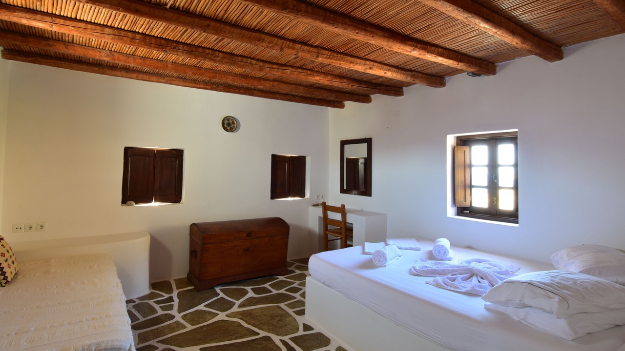 Photo of Bedroom in Ios Town