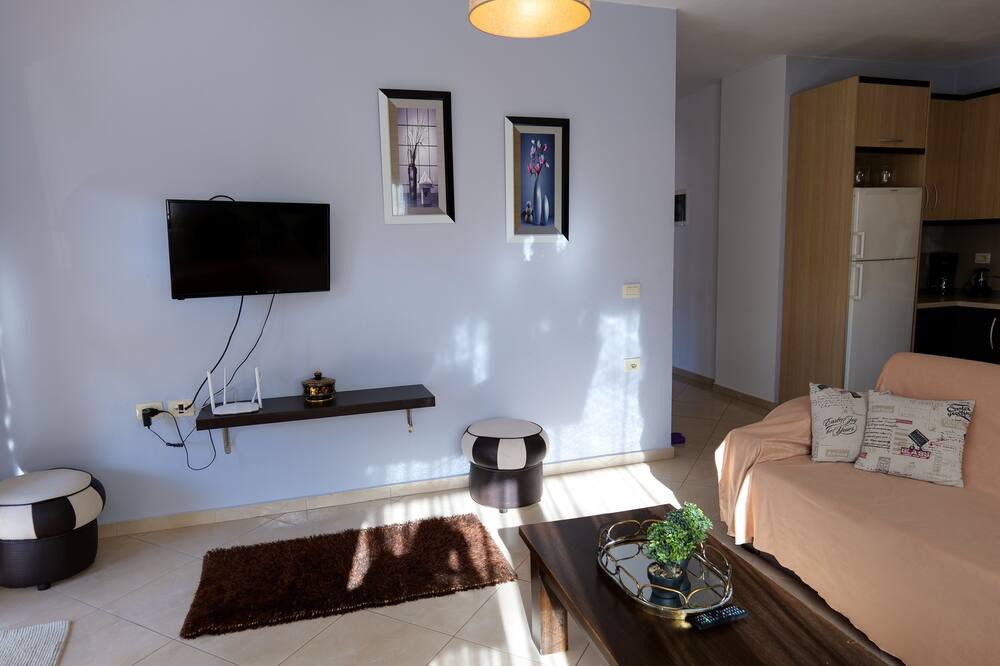 Photo of Livingroom in Qender