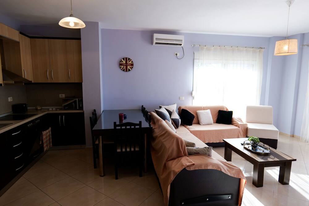 Photo of Livingroom in Qender