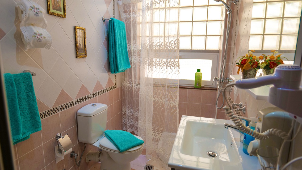 Photo of Bathroom in Qender