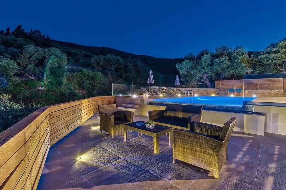 Photo of Patio Balcony in Marathias