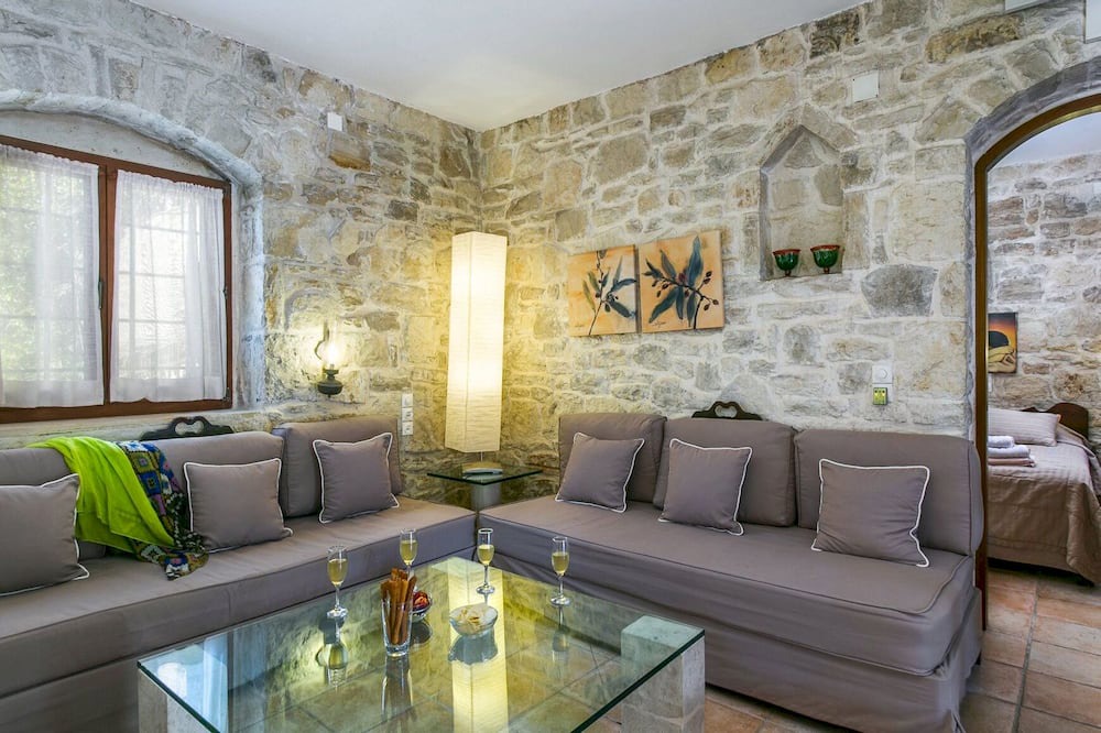 Photo of Livingroom in Analipsi