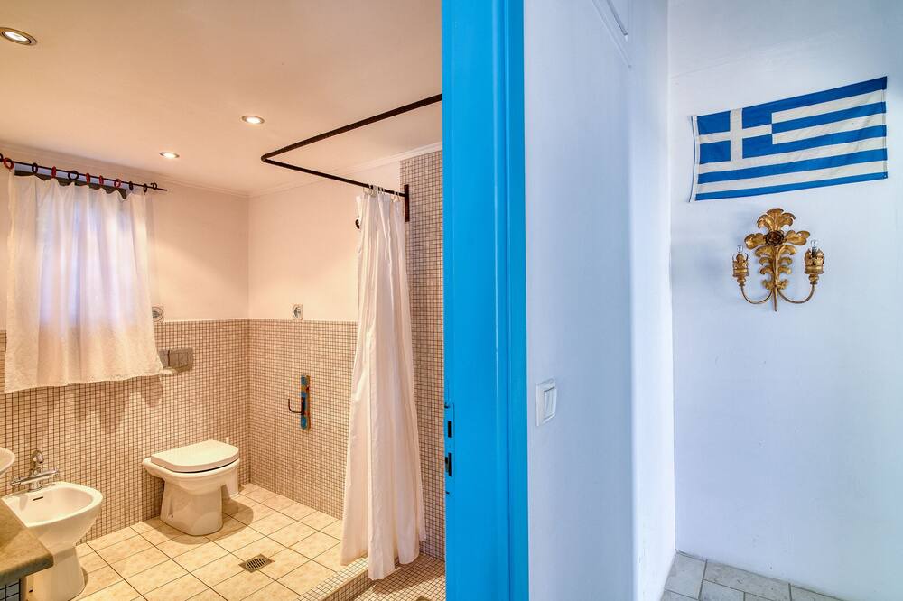 Photo of Bathroom in Achlada