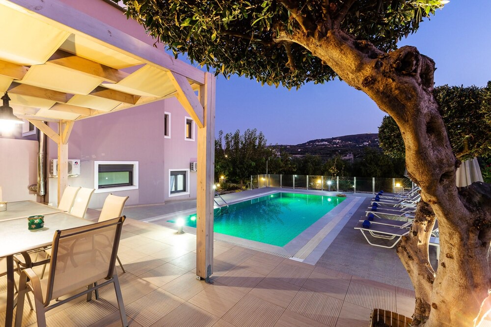 Photo of Outdoor in Adelianos Kampos