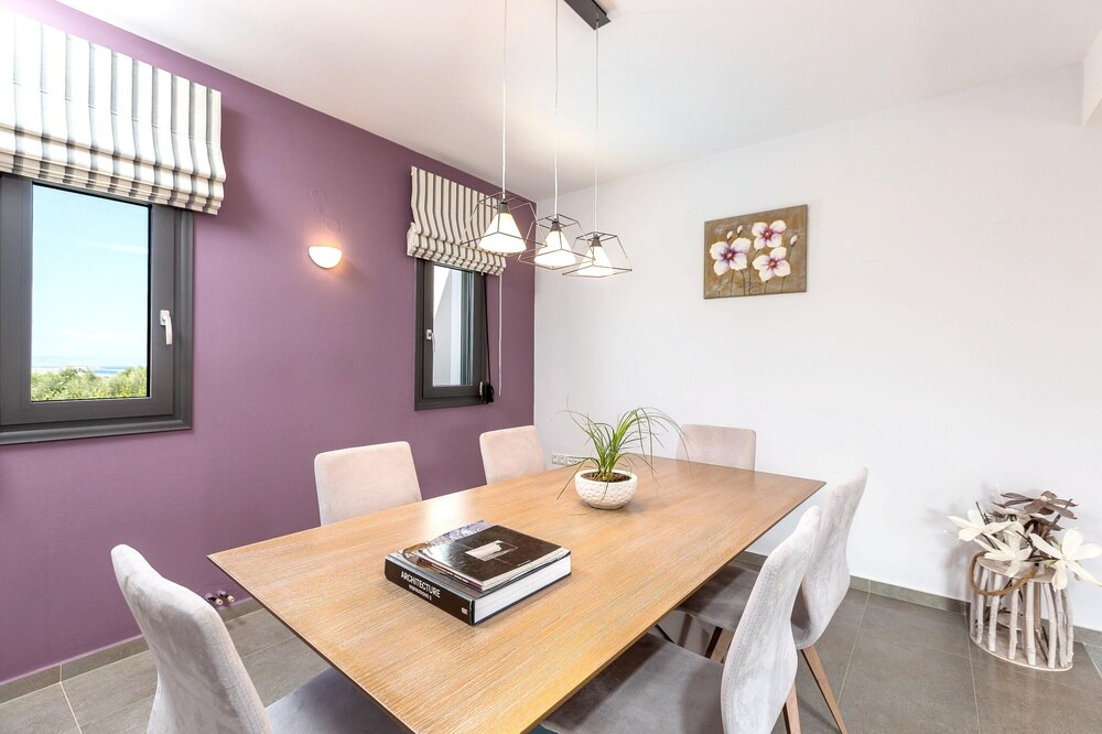 Photo of Livingroom in Adelianos Kampos