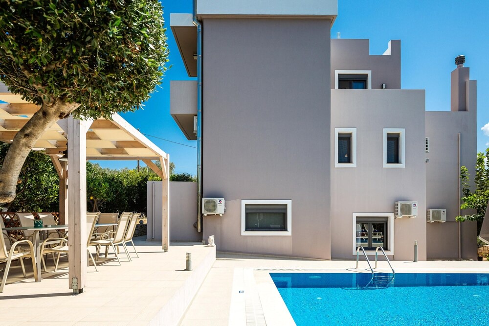 Photo of Outdoor in Adelianos Kampos