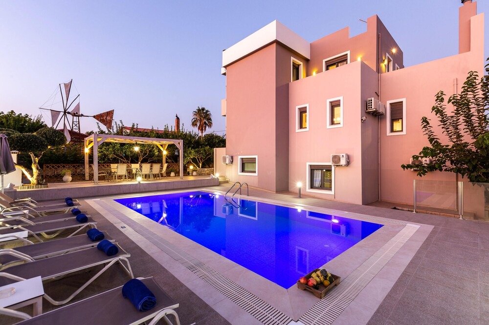 Photo of Outdoor in Adelianos Kampos