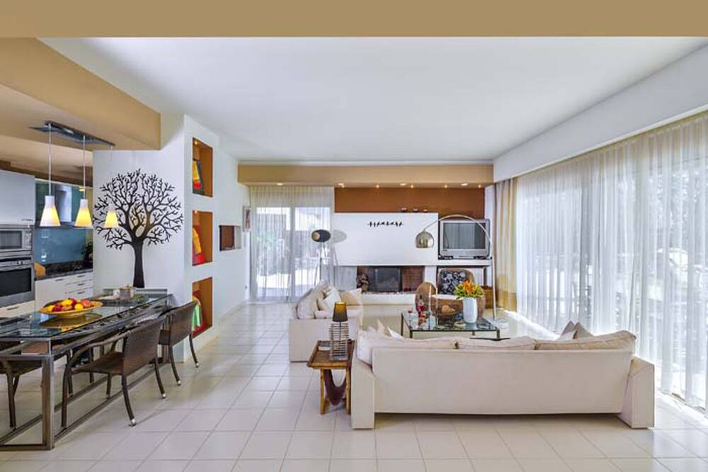 Photo of Livingroom in Mavros Kolimpos