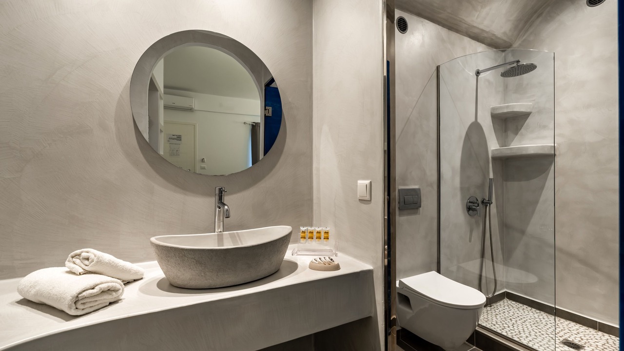 Photo of Bathroom in Perissa