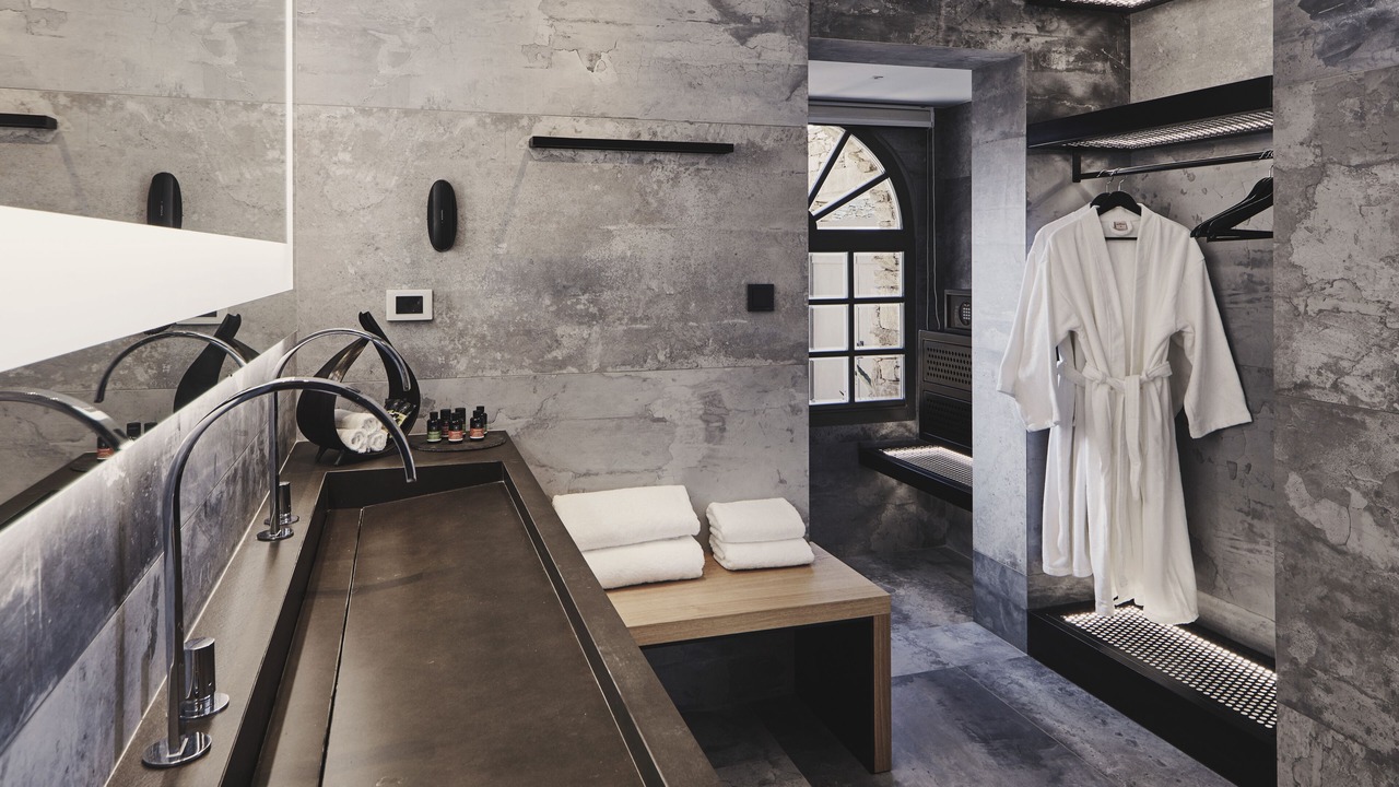 Photo of Bathroom in Ios Town
