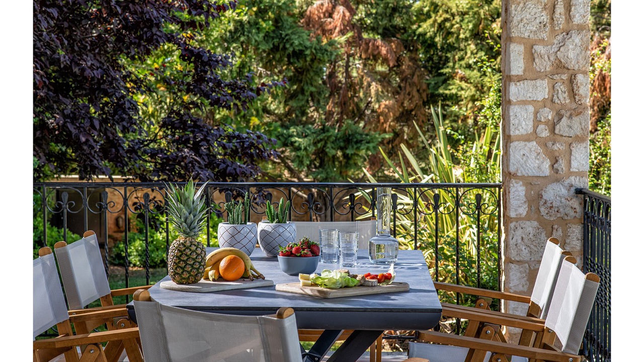 Photo of Outdoor in Gerani