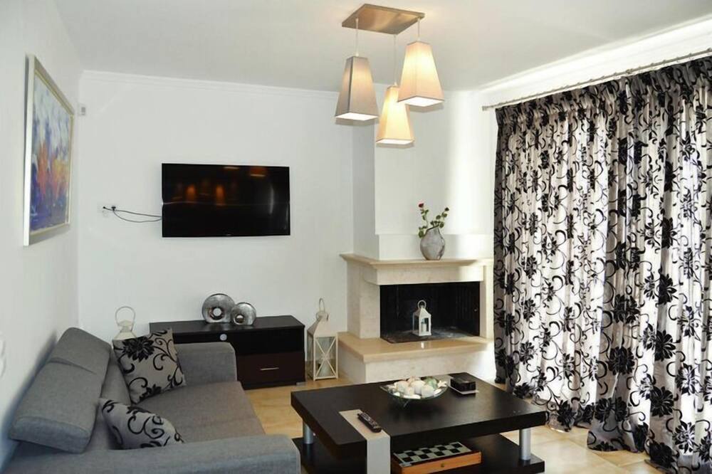 Photo of Livingroom in Perama
