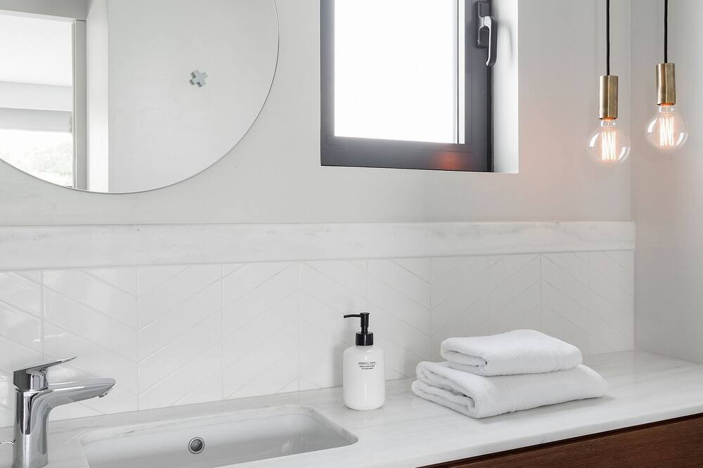 Photo of Bathroom in Koukaki