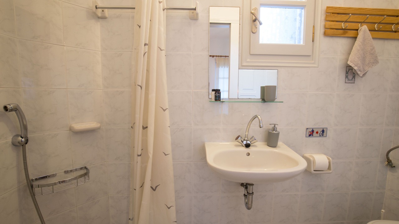 Photo of Bathroom in Platis Gialos