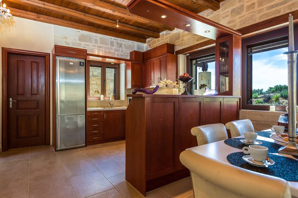 Photo of Kitchen in Lefkogeia