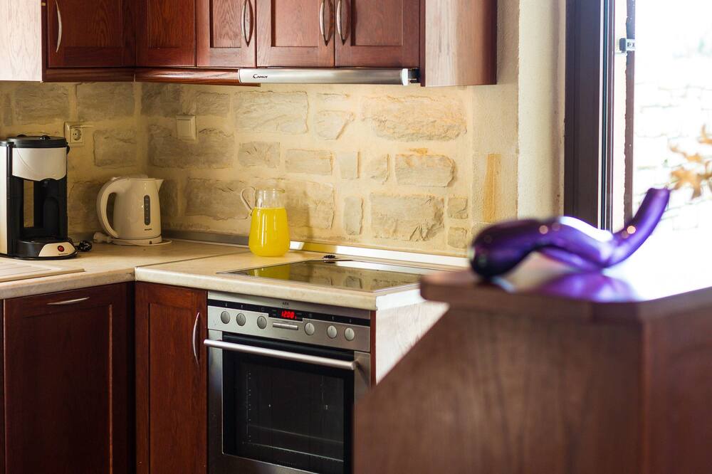 Photo of Kitchen in Lefkogeia